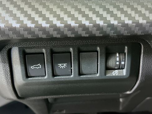 Used 2024 Subaru Ascent Premium w/ Convenience Package image 17