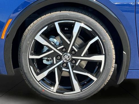 New 2026 Toyota Prius Plug-In Hybrid FWD image 33