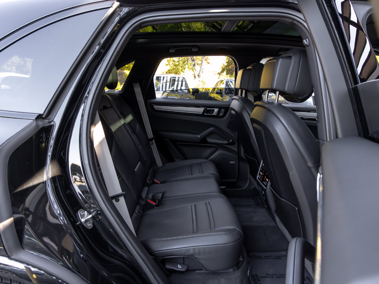 Used 2023 Porsche Cayenne S Platinum AWD/4WD image 51