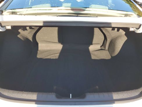 Used 2025 Hyundai Elantra SEL FWD image 8