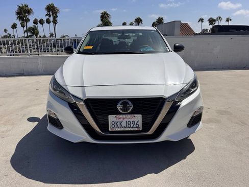 Used 2019 Nissan Altima 2.5 SR w/ SR Premium Package FWD image 2