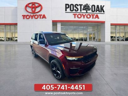 Used 2025 Jeep Grand Cherokee Limited w/ Black Appearance Package