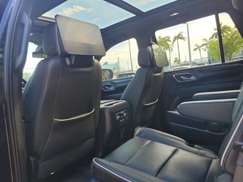 Used 2021 GMC Yukon SLT w/ SLT Premium Package RWD image 18