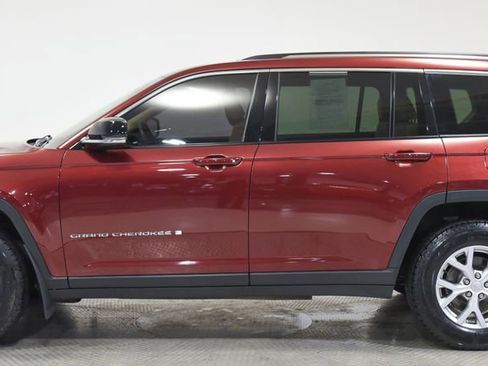 Used 2022 Jeep Grand Cherokee L Limited AWD/4WD image 11