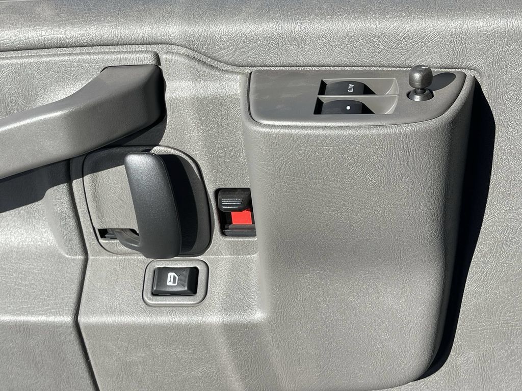 New 2025 GMC Savana 2500 Extended w/ Driver Convenience Package RWD image 23
