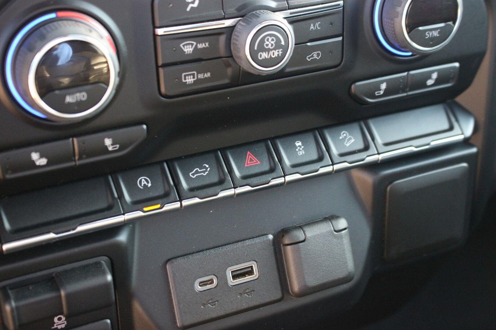 Used 2022 Chevrolet Silverado 1500 RST AWD/4WD image 29