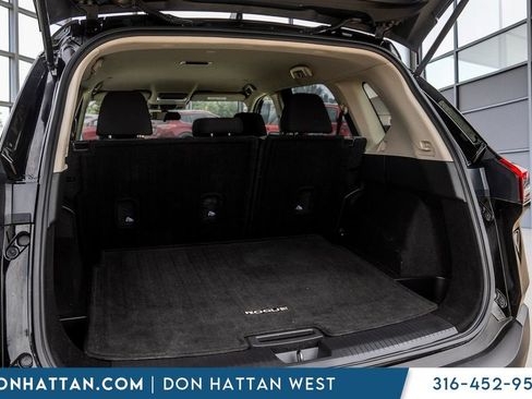 Used 2023 Nissan Rogue SV FWD image 23