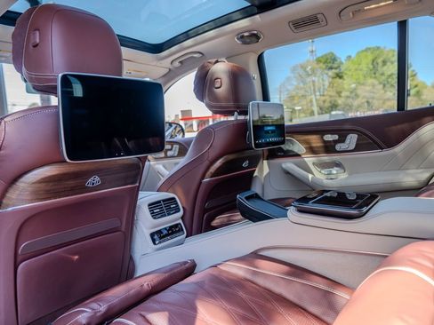Used 2026 Mercedes-Benz Maybach GLS 600 4MATIC image 22