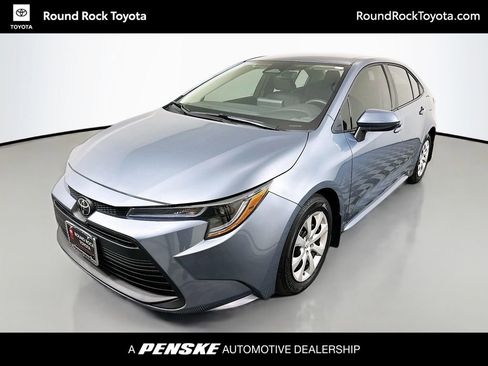 Used 2025 Toyota Corolla LE image 1