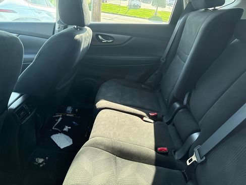 Used 2016 Nissan Rogue SV w/ SV Premium Package image 10