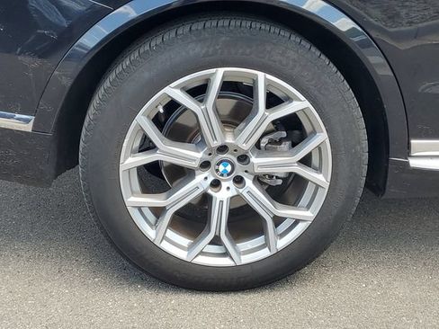 Used 2024 BMW X7 xDrive40i w/ Premium Package AWD/4WD image 5