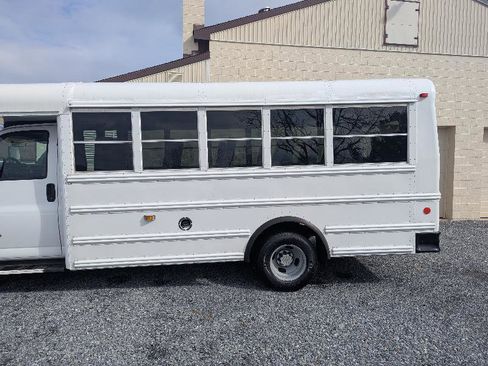 Used 2014 Chevrolet Express 4500 w/ School Bus Package image 4