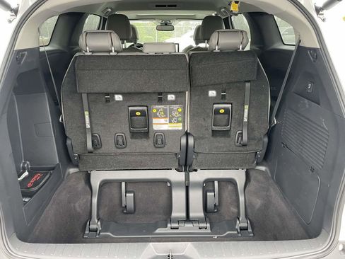 Used 2025 Toyota Sienna XLE image 49