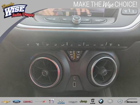 Used 2021 Chevrolet Blazer LT FWD image 15