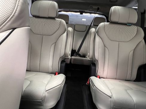Used 2025 Hyundai Palisade Calligraphy FWD image 13
