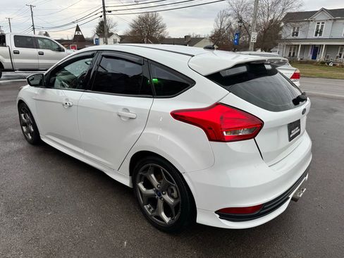 Used 2017 Ford Focus ST image 9