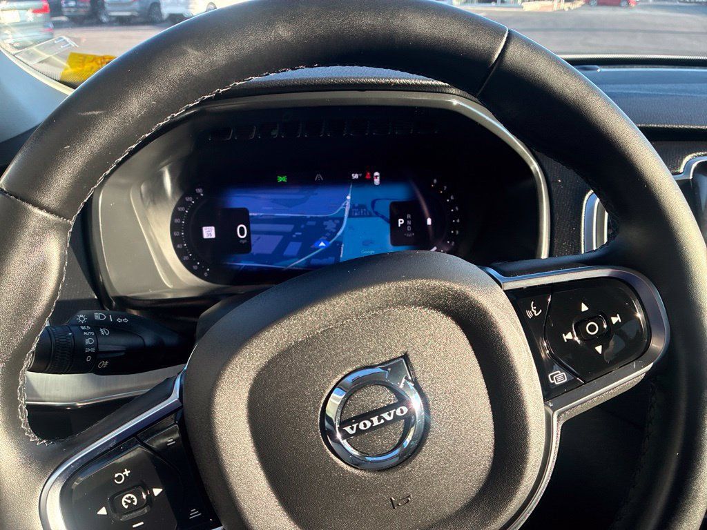 Certified 2024 Volvo XC90 B5 Core w/ Protection Package Premier AWD/4WD image 15