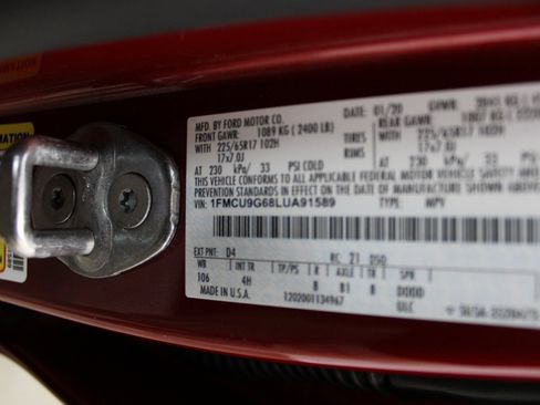 Used 2020 Ford Escape SE image 49