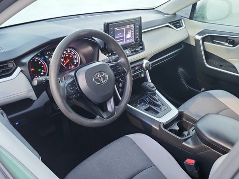 Used 2021 Toyota RAV4 XLE image 5