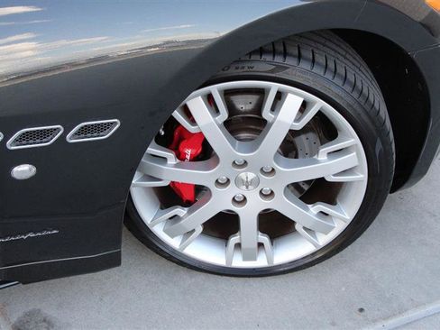 Used 2013 Maserati GranTurismo Sport RWD image 36