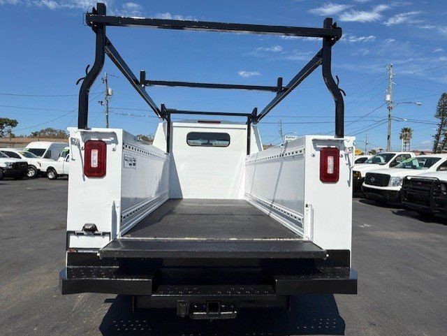 Used 2019 Chevrolet Express 3500 RWD image 8