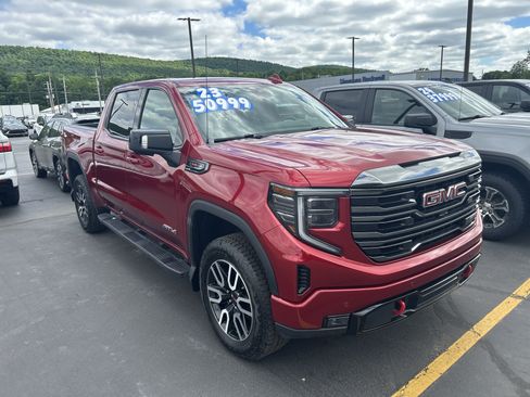 Used 2023 GMC Sierra 1500 AT4 w/ AT4 Preferred Package AWD/4WD image 3