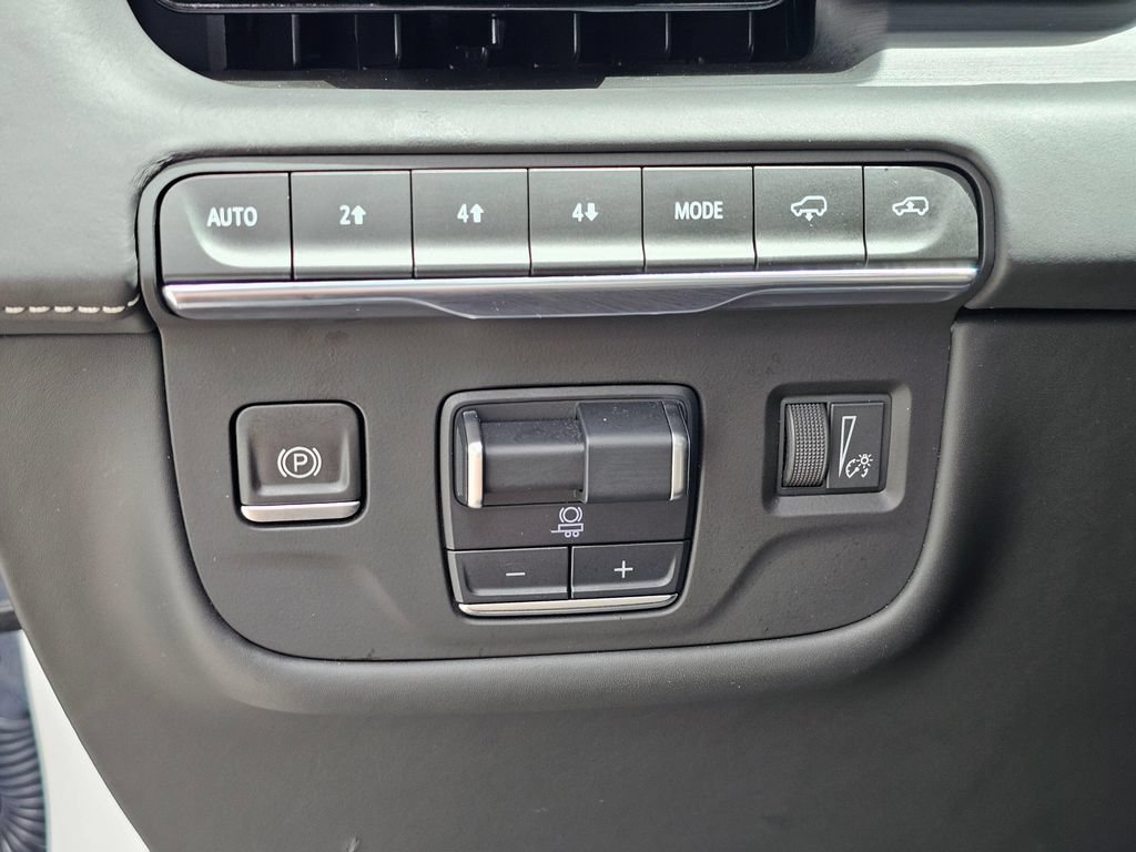 Used 2021 Cadillac Escalade Sport Platinum w/ LPO, ONYX Package AWD/4WD image 27