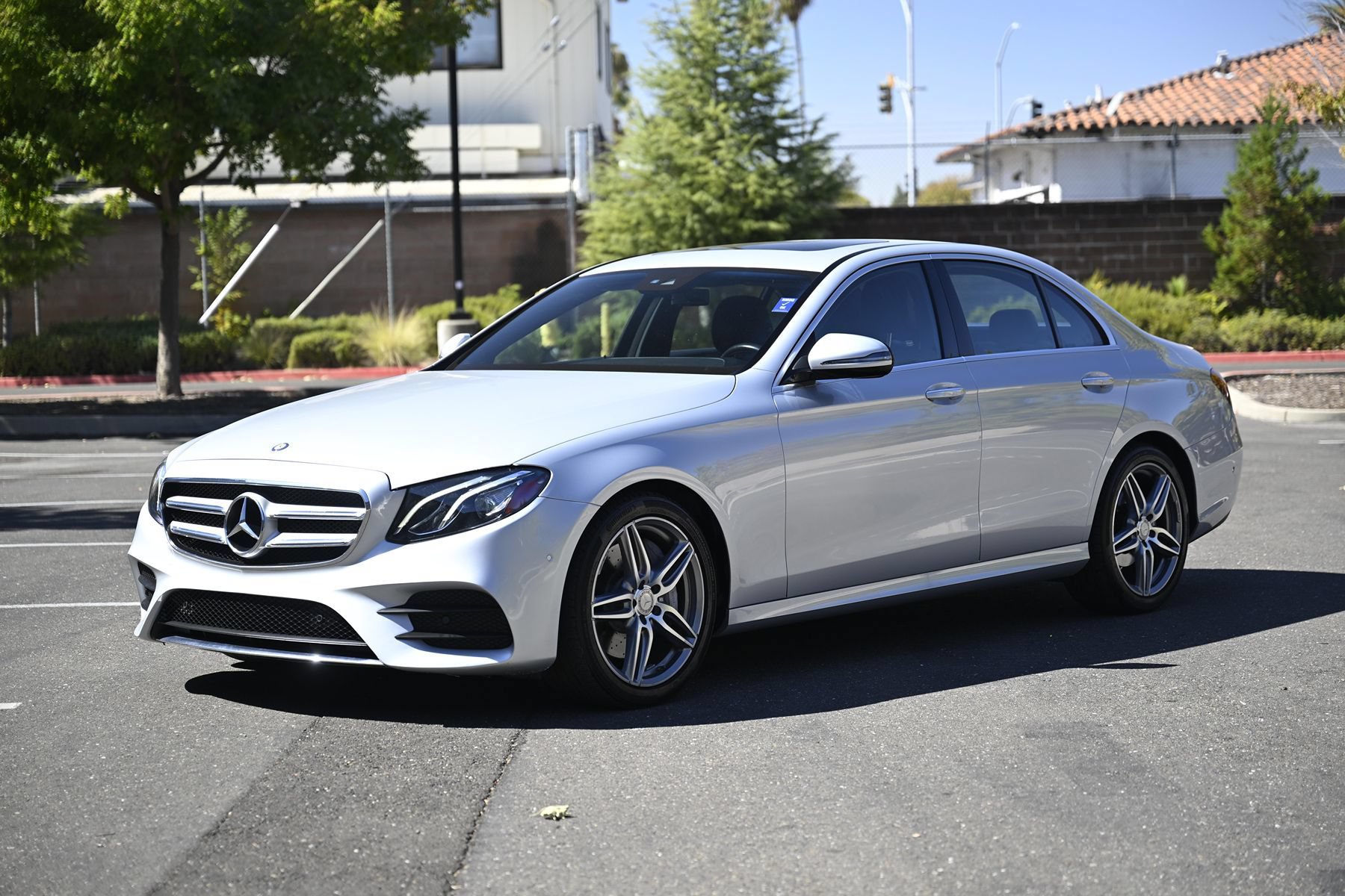 Used 2017 Mercedes-Benz E 300 image 4