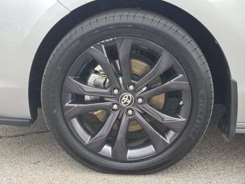 Used 2024 Toyota Sienna XSE image 9