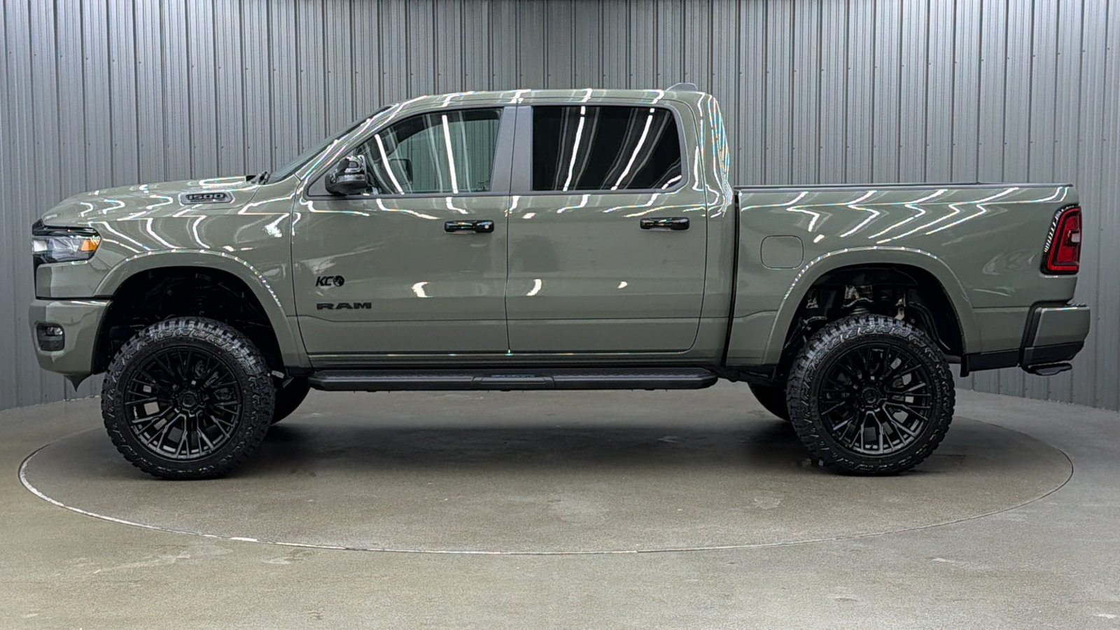 Used 2026 RAM 1500 Big Horn AWD/4WD image 2