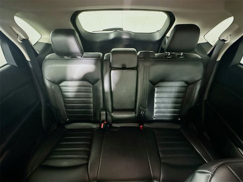 Used 2024 Ford Edge SEL image 13