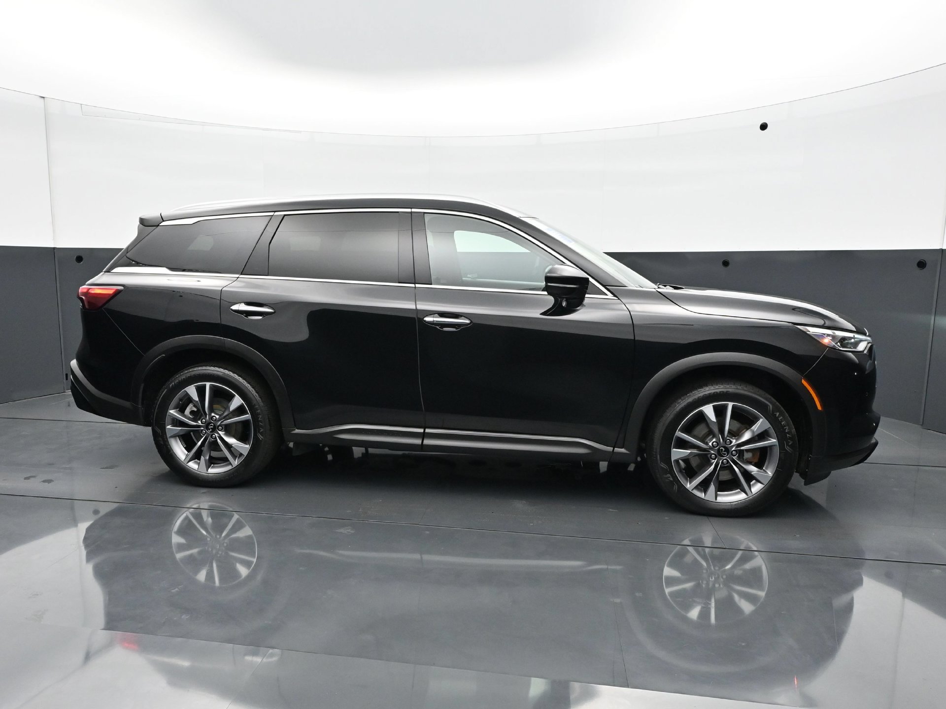 Used 2024 INFINITI QX60 Luxe AWD/4WD image 7
