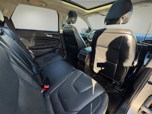 Used 2017 Ford Edge Titanium w/ Equipment Group 301A AWD/4WD image 39