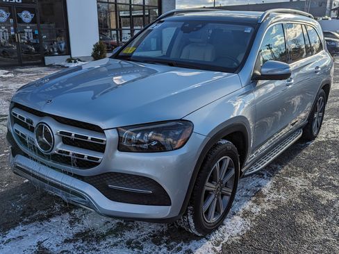 Used 2022 Mercedes-Benz GLS 450 4MATIC image 2