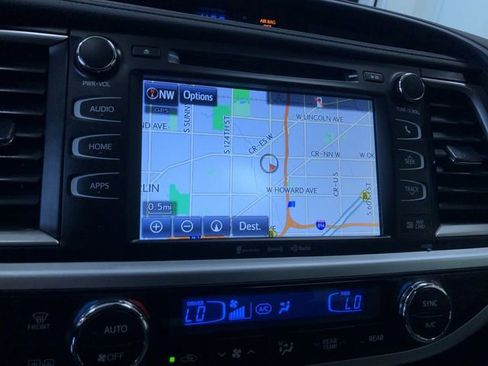 Certified 2019 Toyota Highlander XLE AWD/4WD image 29