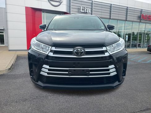 Used 2019 Toyota Highlander LE AWD/4WD image 3