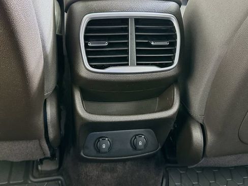 Used 2020 Hyundai Santa Fe SEL FWD image 12