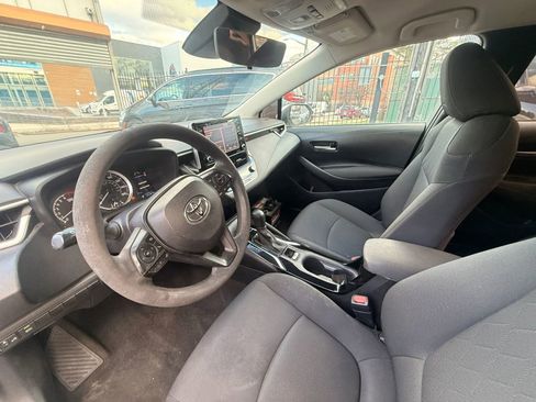 Used 2021 Toyota Corolla LE image 11