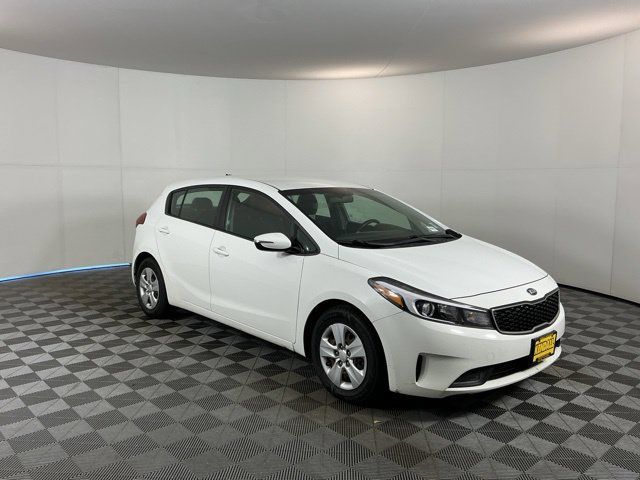 Used 2017 Kia Forte LX FWD image 3