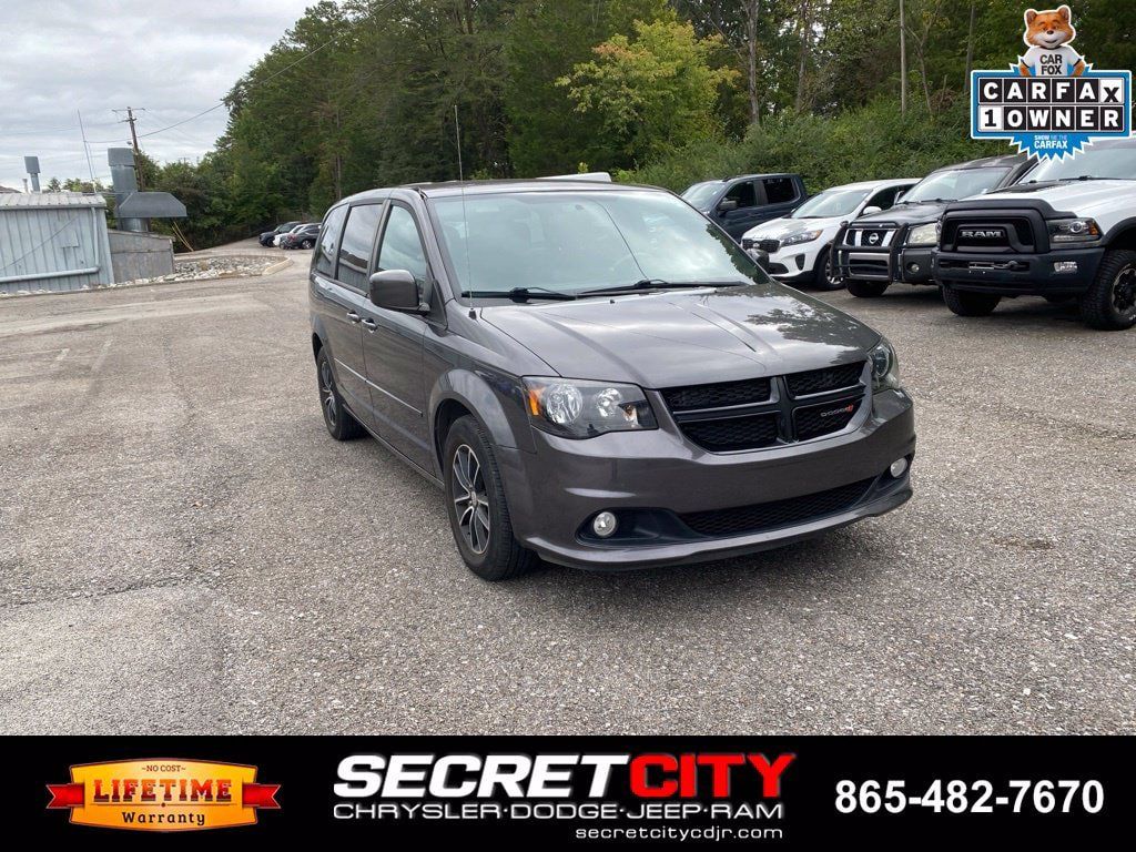 Used 2016 Dodge Grand Caravan SXT FWD image 3
