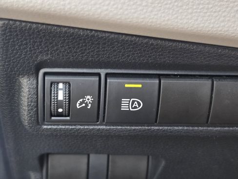 Certified 2022 Toyota Corolla Cross LE AWD/4WD image 24
