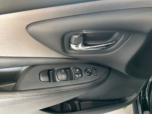 Used 2024 Nissan Murano SV w/ SV Midnight Edition Package FWD image 6