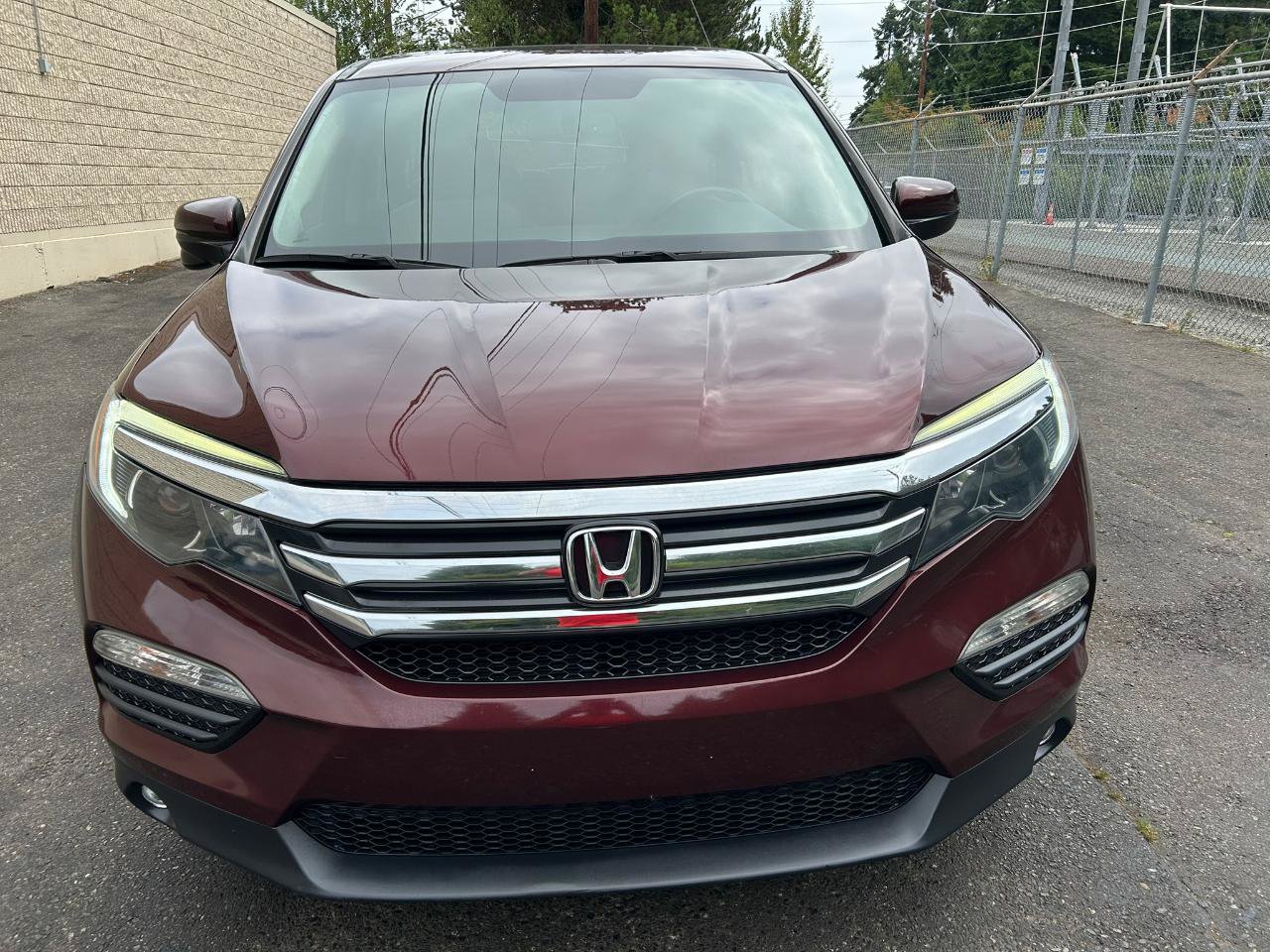 Used 2017 Honda Pilot EX-L image 2