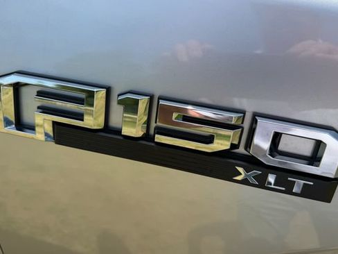 Used 2016 Ford F150 XLT w/ Equipment Group 302A Luxury AWD/4WD image 7