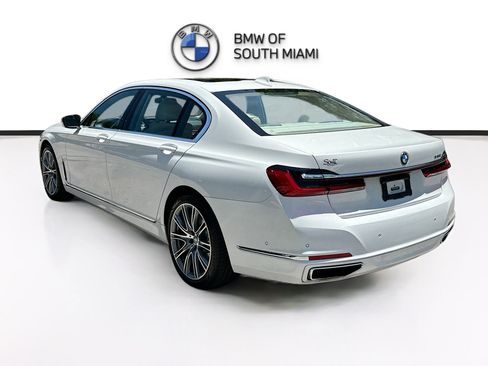 Used 2020 BMW 740i w/ Luxury Rear Seating Package RWD image 5