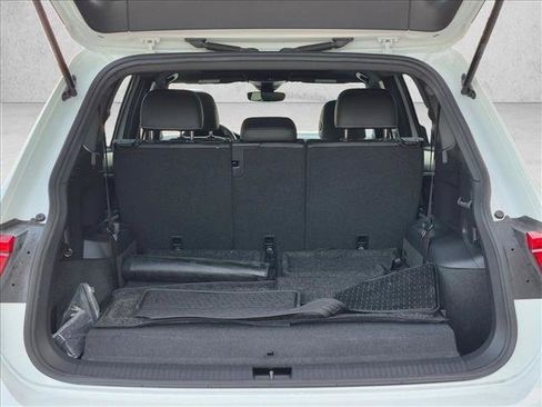 Used 2023 Volkswagen Tiguan SE R-Line FWD image 6