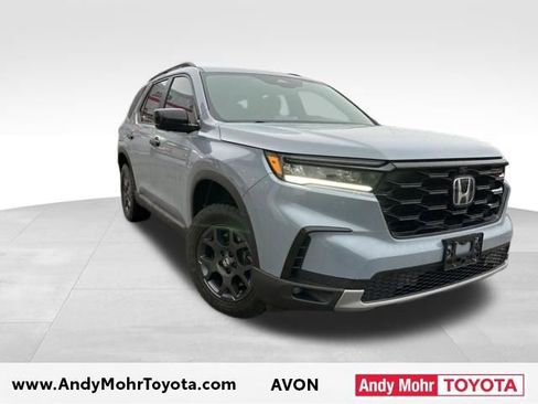 Used 2023 Honda Pilot TrailSport image 1