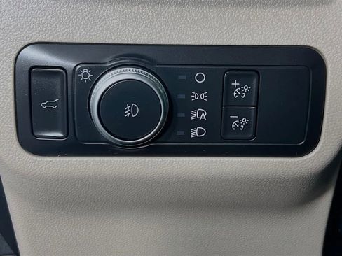 Used 2021 Ford Escape SEL image 11