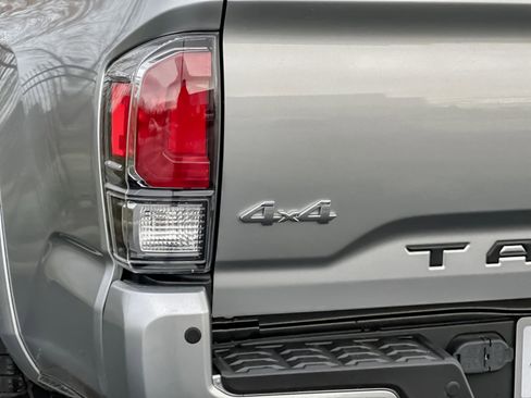 Used 2023 Toyota Tacoma Limited image 27