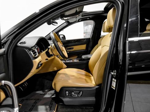 Used 2019 Bentley Bentayga image 6
